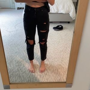 american eagle black ripped mom jeans